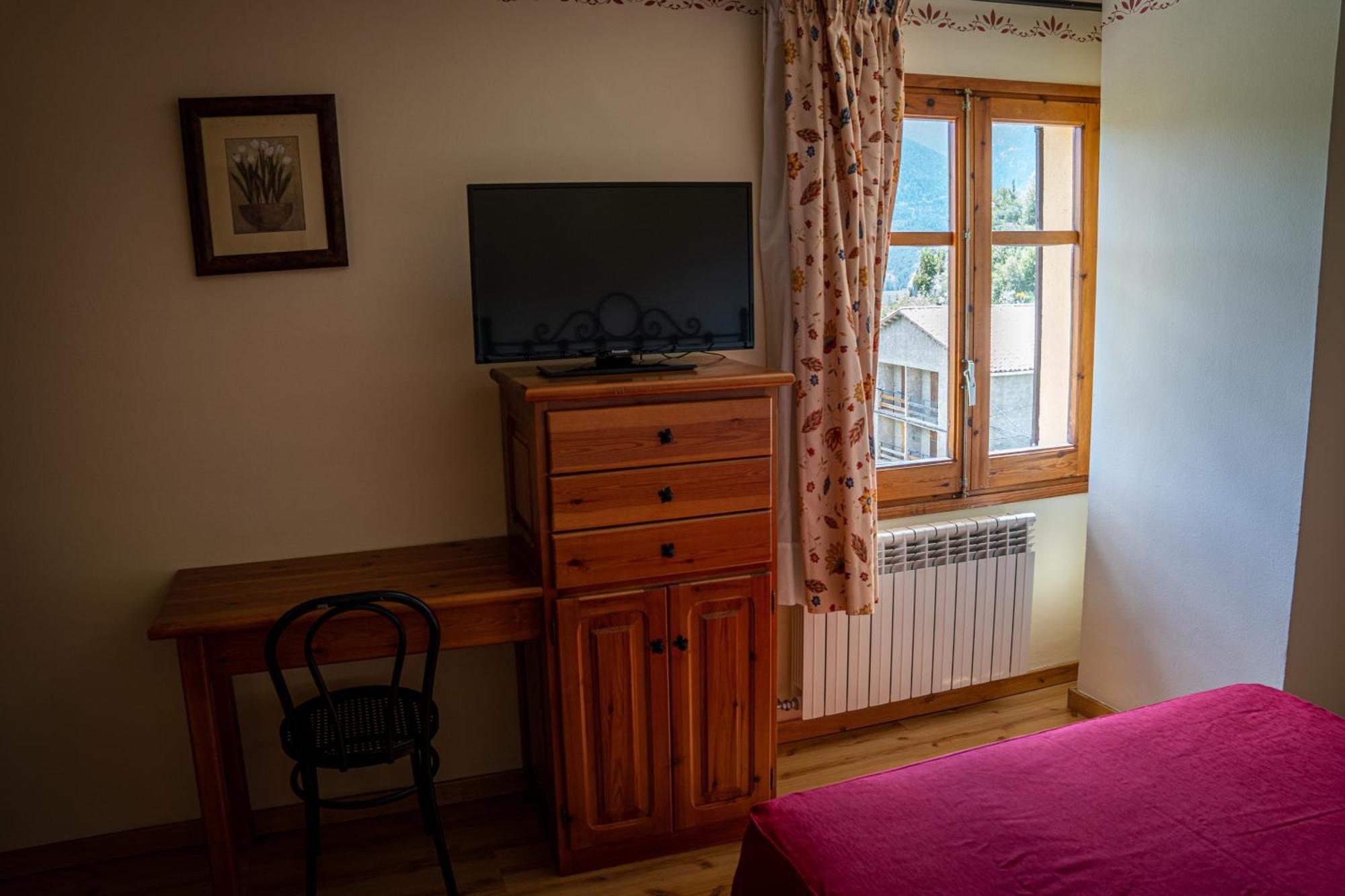 Hostal Cal Francisco Gósol Eksteriør billede