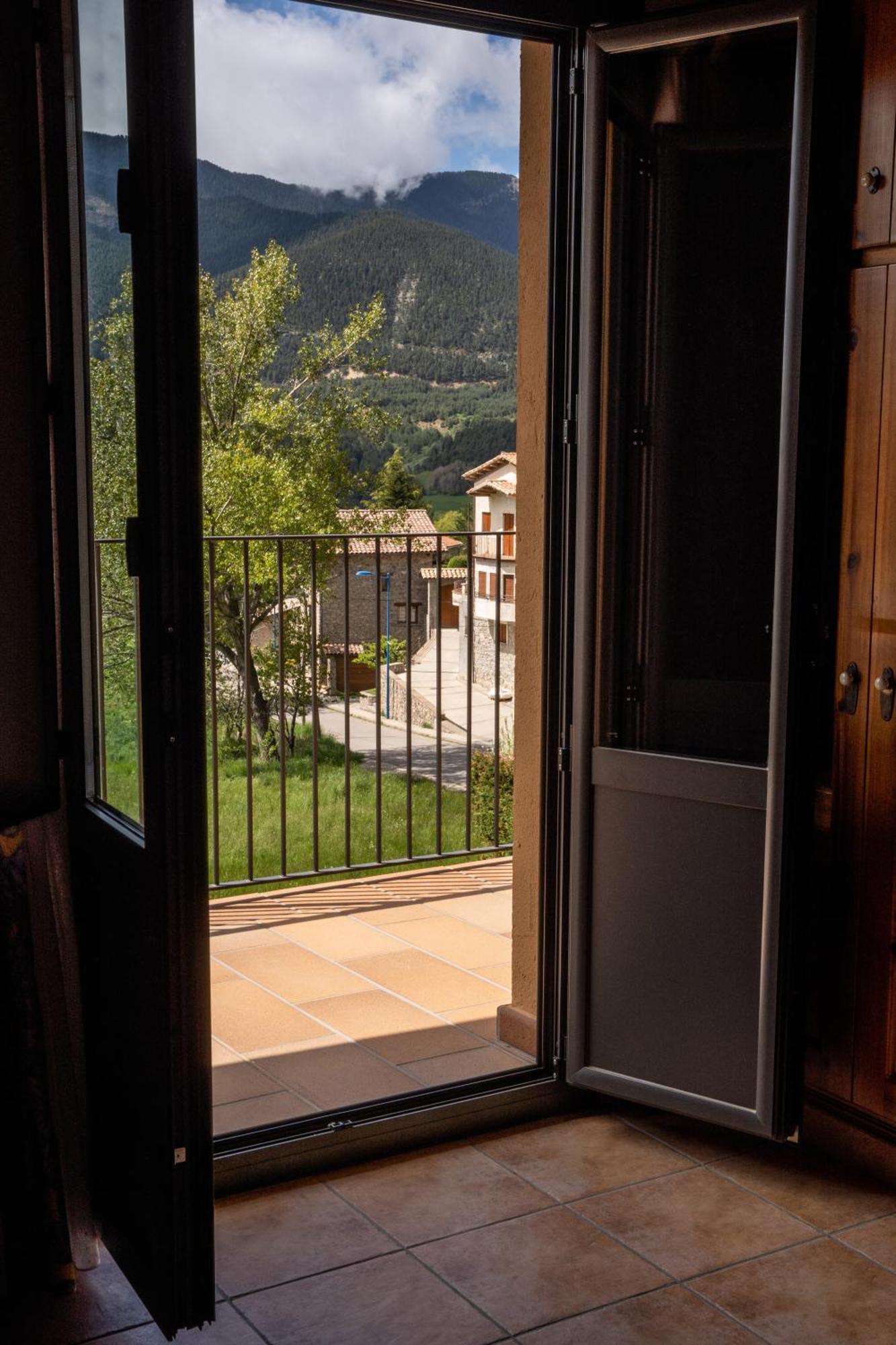 Hostal Cal Francisco Gósol Eksteriør billede