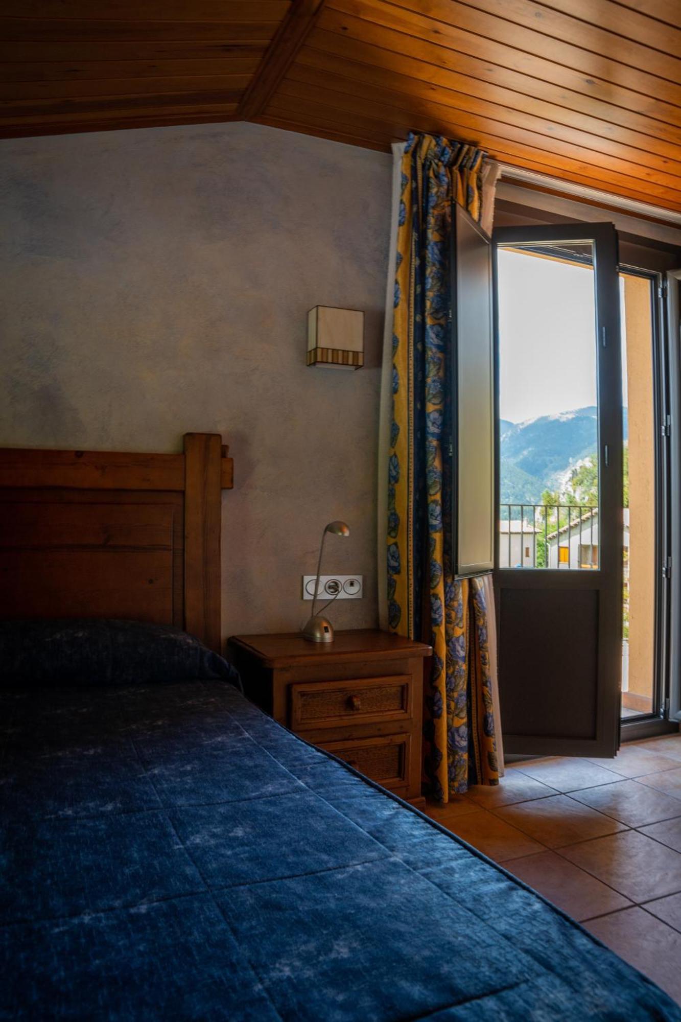 Hostal Cal Francisco Gósol Eksteriør billede